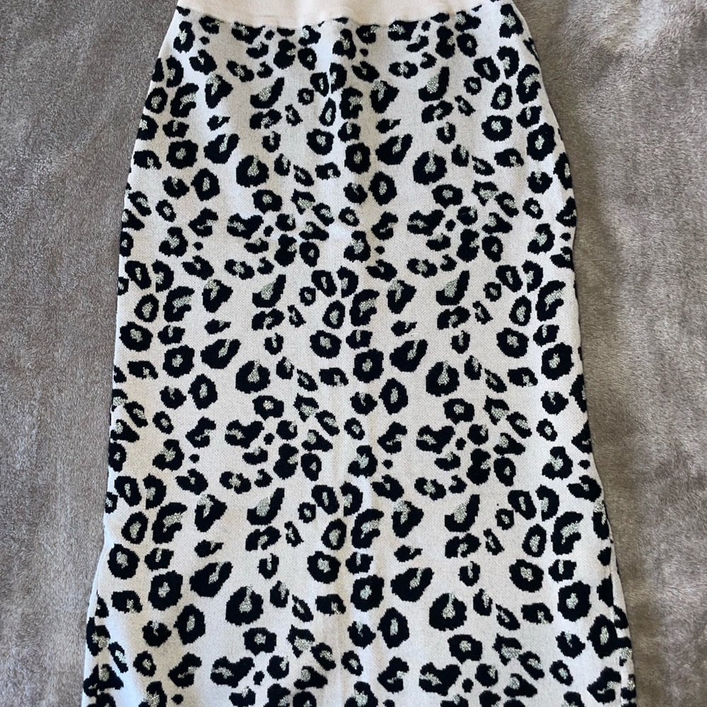 Chic Leopard Print Skirt